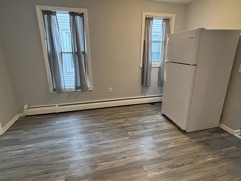 172 Grand St — Photo 9