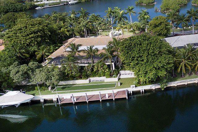 2nd image of 30 E Snapper Point Dr