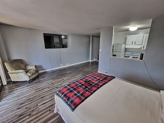 5th image of 3041 S Michigan Ave Unit 312