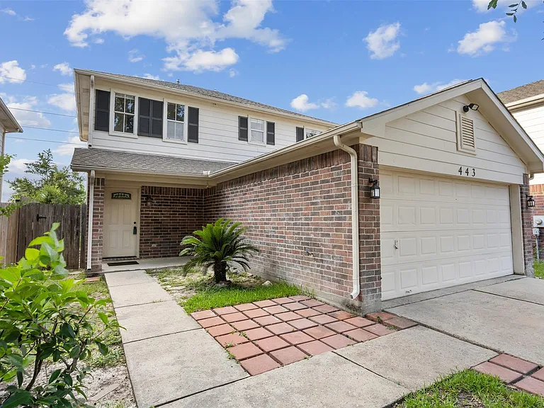 443 Willow West Dr — Photo 2