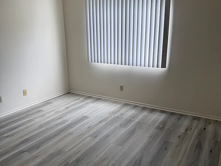 20309 Rue Crevier #573 — Photo 8