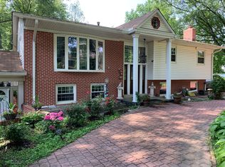 2412 Carey Ln, Vienna, VA 22181