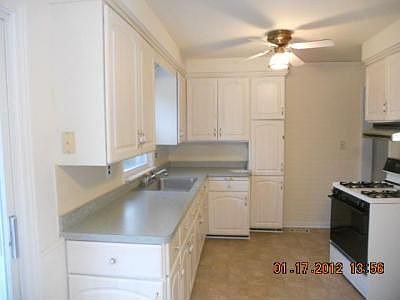 3rd image of 15735 Cynthia St