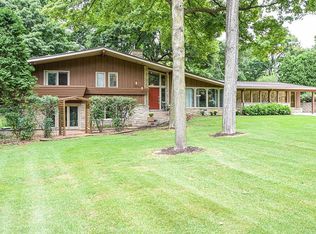 8130 W Edgerton Ave, Greendale, WI 53129