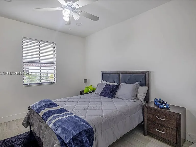 NW 103rd Pl — Photo 12