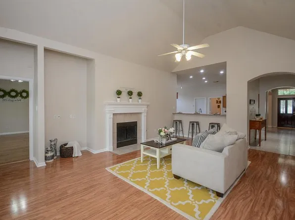 22985 Woodside Estates Ln, Conroe, TX 77385