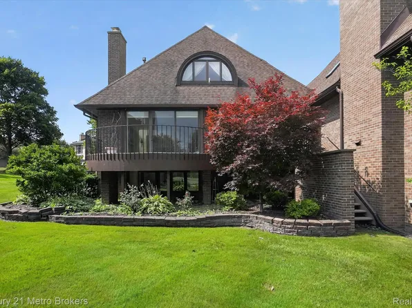 9095 S Saginaw Rd APT 13, Grand Blanc, MI 48439