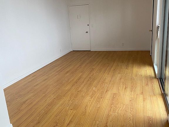 2nd image of 1453 Colby Ave #4