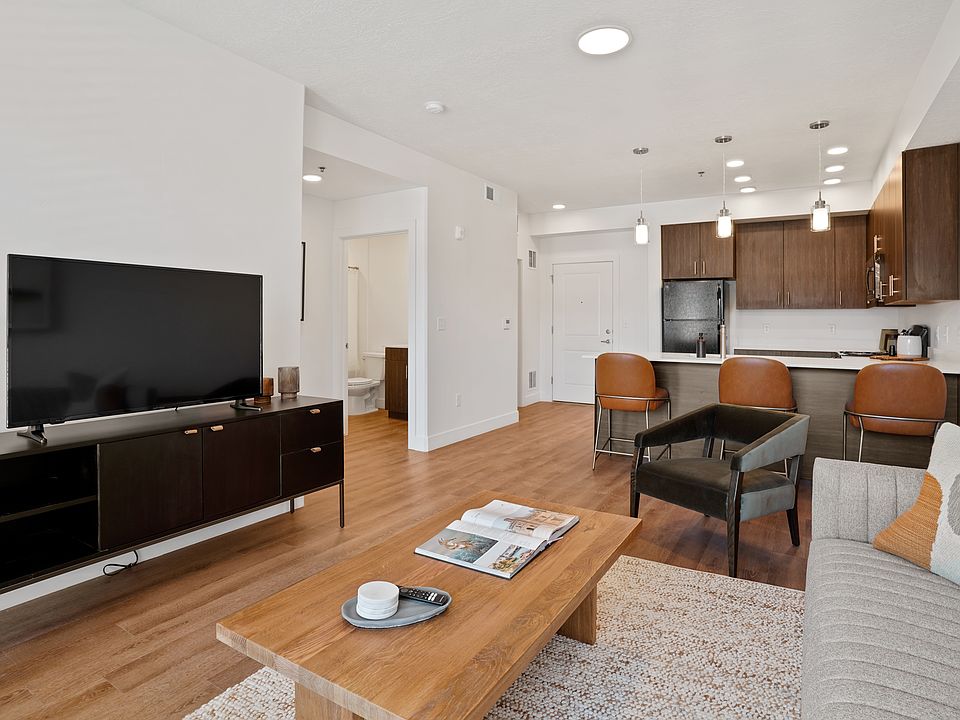 Expansive living areas