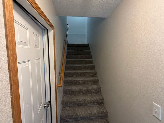 2nd image of 1123 SE Village View Ln
