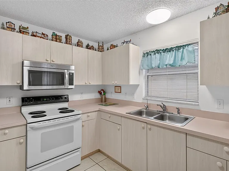 1630 Tampico Pl — Photo 21