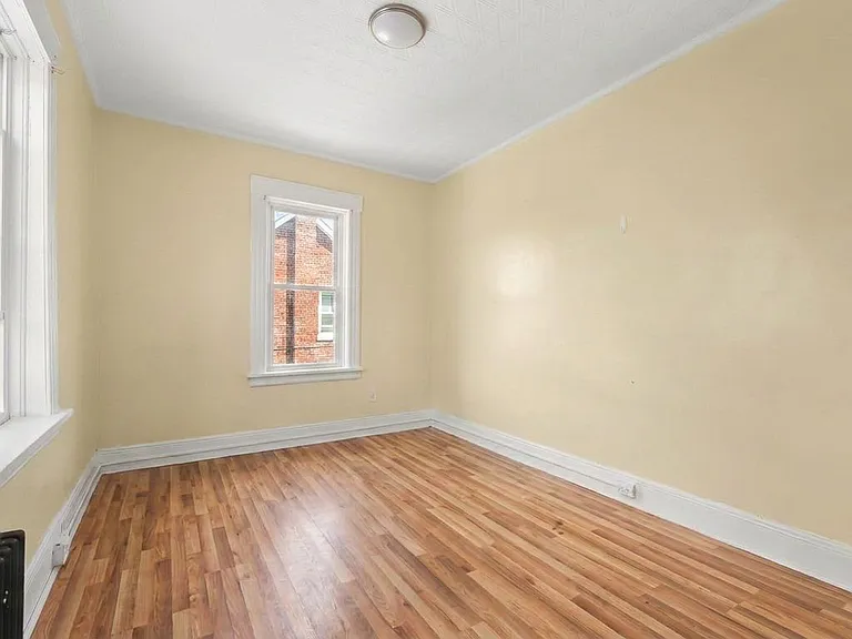 23 Farnham Ave #2 — Photo 5