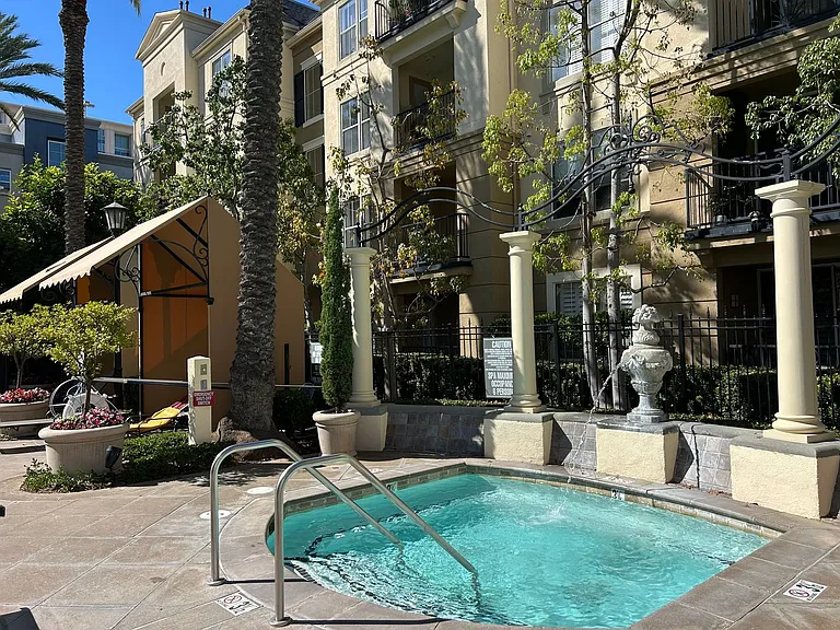 2220 Watermarke Pl — Photo 3