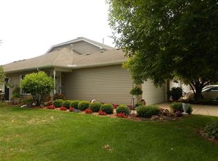 2227 Sandcastle Dr, Dyer, IN 46311