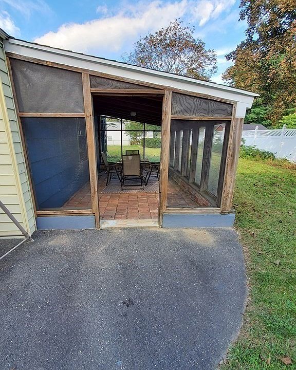 711 Newbury St, Springfield, MA 01104 Zillow