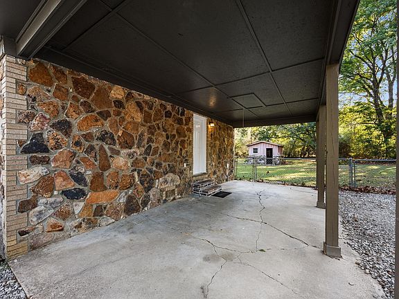 5th image of 129 Carter Dr