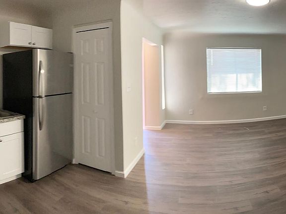 3rd image of 614 Washington St NE #3
