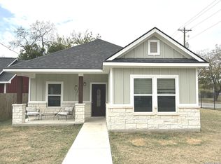 302 Holly Ave, Luling, TX 78648