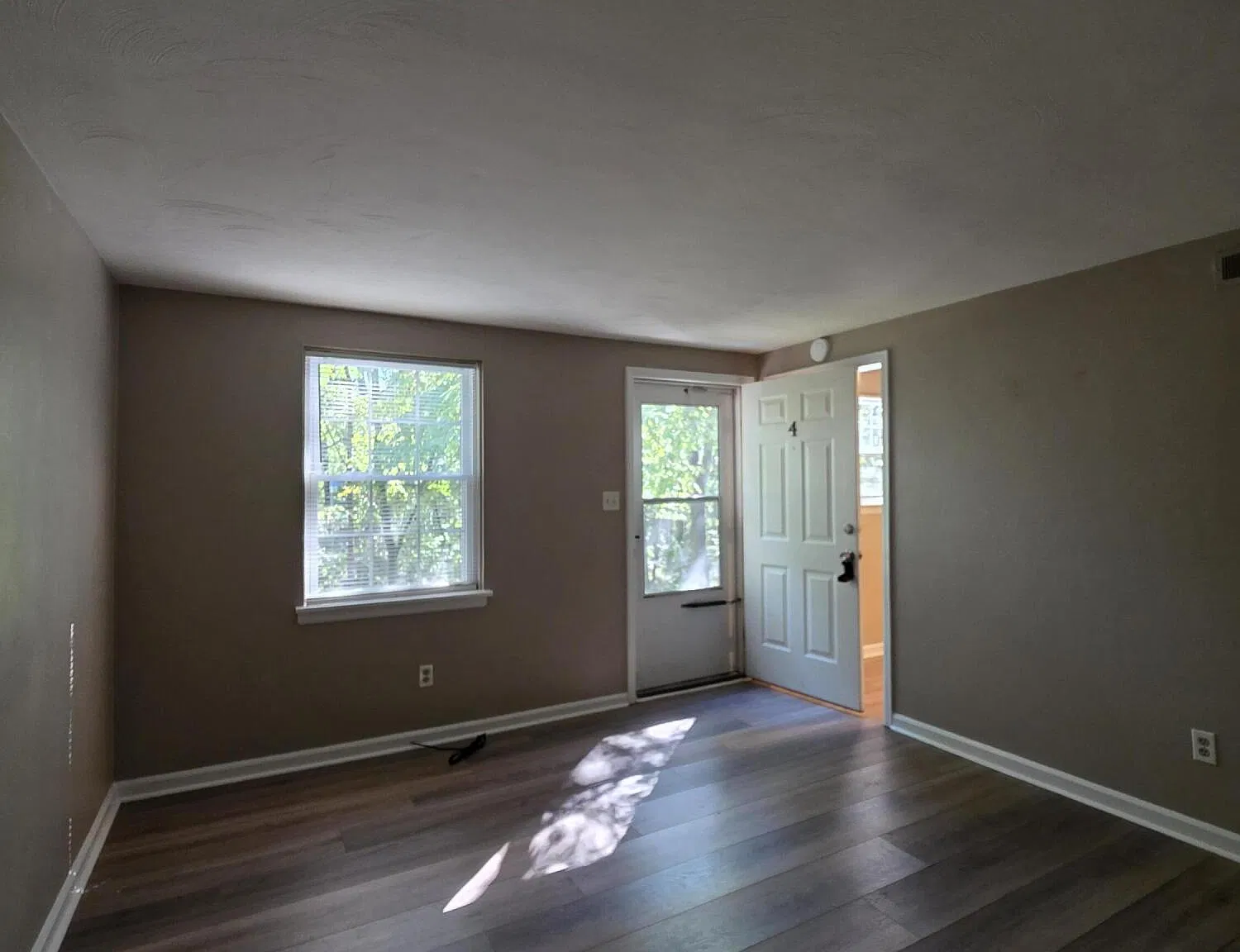 1 bed, 1.0 bath, 546 sqft, $1,050 — Photo 3
