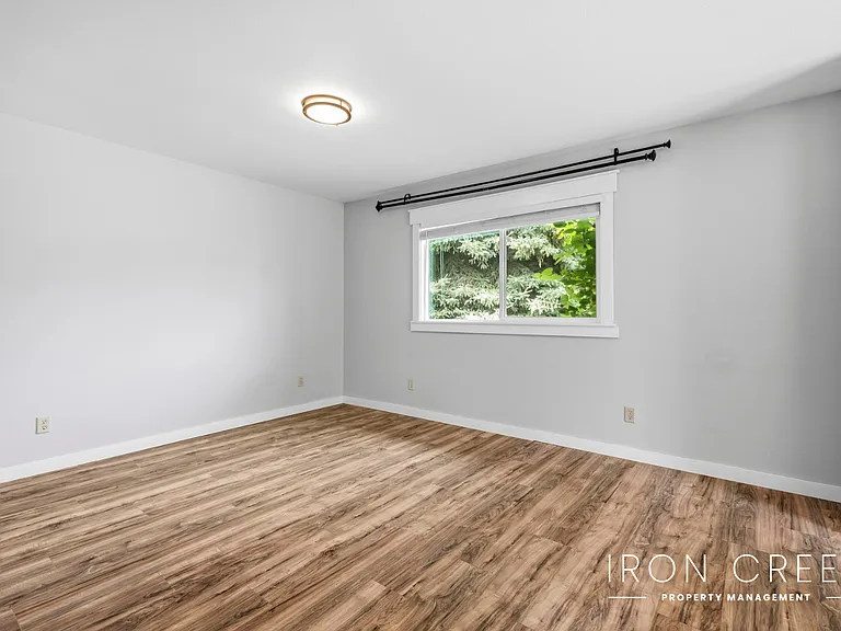 1544 E Falconrim Ct — Photo 14