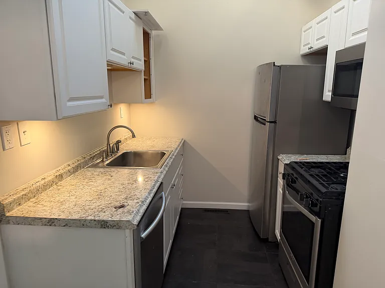 2825 Monroe Ave #1 — Photo 10