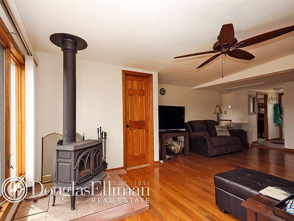 2nd image of 460 Henry Blvd