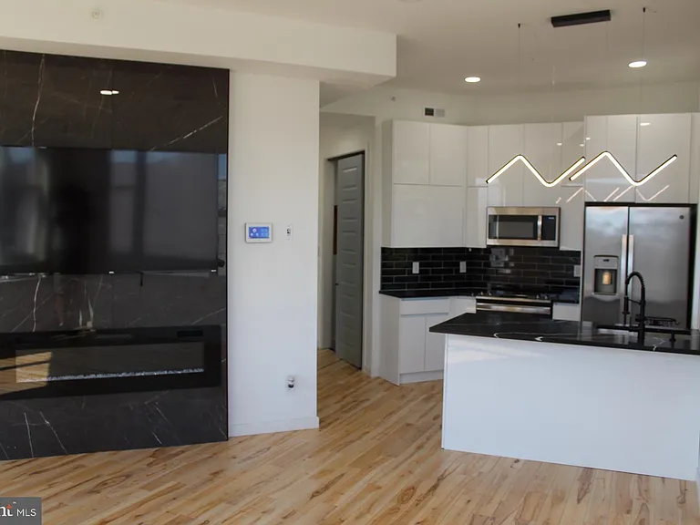 3017 Ridge Ave #B — Photo 5