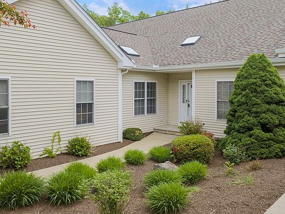 2nd image of 47 Orchard Meadow Dr Unit 47