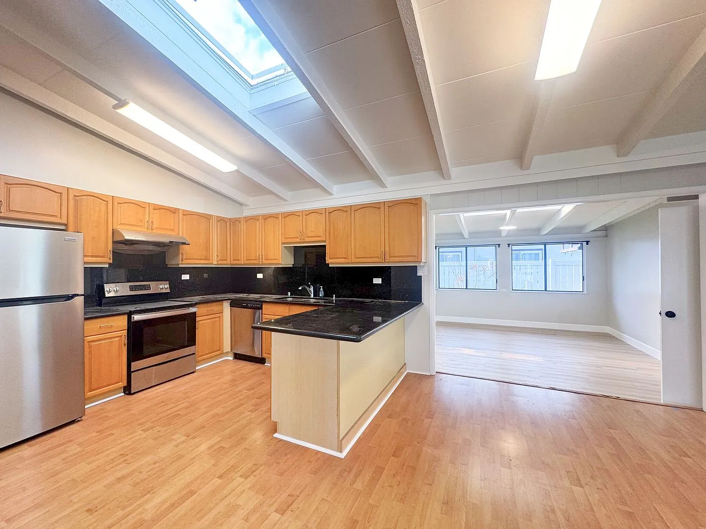 4 Bedroom, 2 Bathroom Single Family Home in Enchanted Lake w/PV Panels! — Photo 1