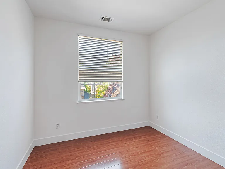 118 Copper Beech Gln — Photo 21