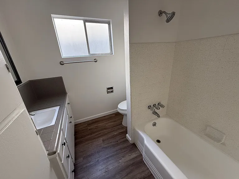 155 Monroe St #3 — Photo 6