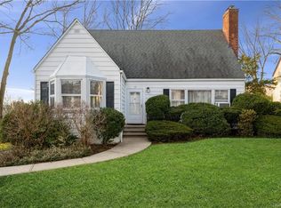 12 Wendover Rd, Eastchester, NY 10709