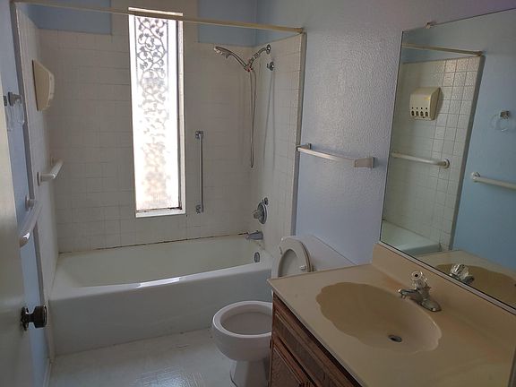 5th image of 2132 Redwood Dr