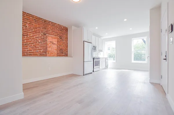 Rented by Brownstone Real Estate | media 9