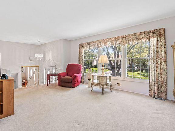 5th image of 7067 Meadowbrook Ln