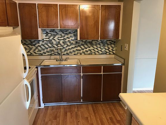 5th image of 1940 Leland St APT 5
