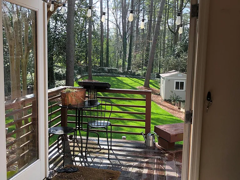 1624 Berkeley Ln NE — Photo 23