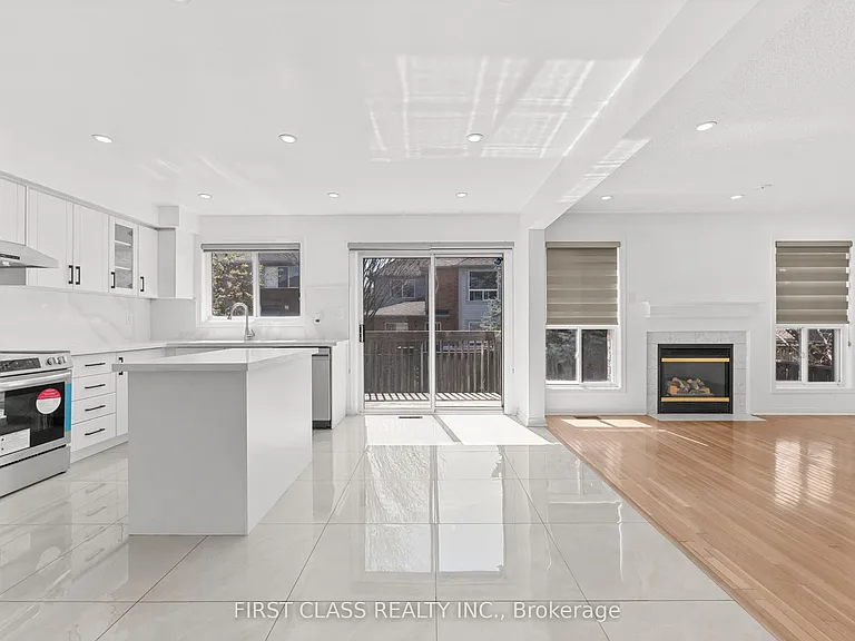 5554 Churchill Meadows Blvd #MAIN — Photo 6