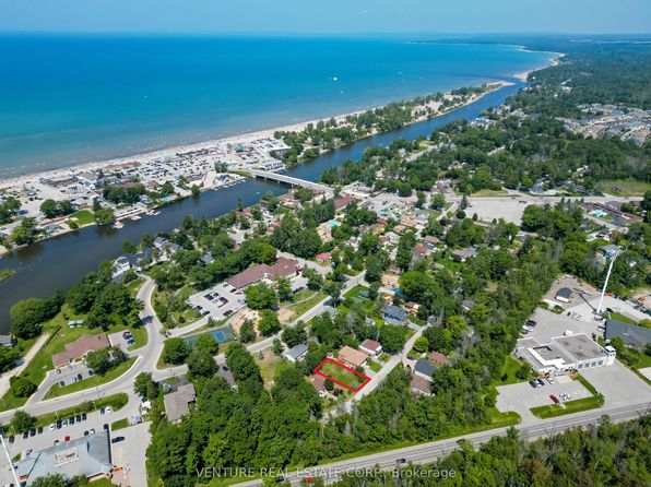 74 Forest Ave, Wasaga Beach, ON L9Z 2K4