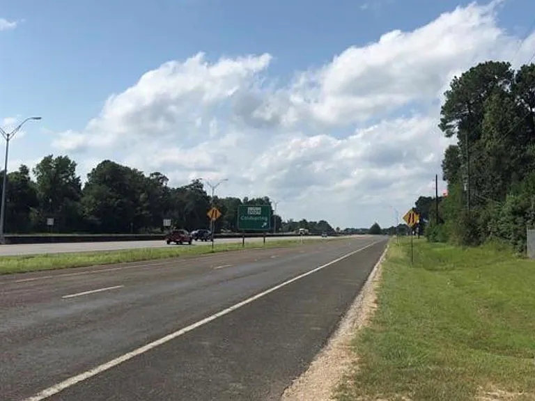 1651 US Highway 59 N — Photo 5