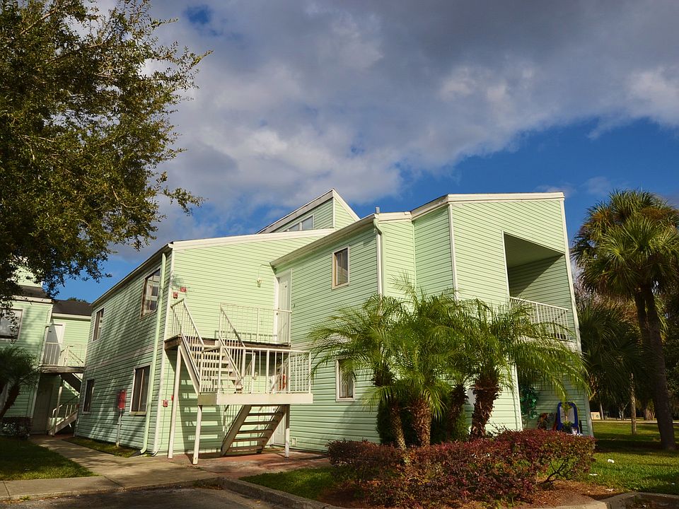 1st image of 229 Sharon Dr #202