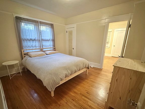 4th image of 3629 Pershing Ave