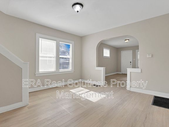 3rd image of 386 S Yale Ave