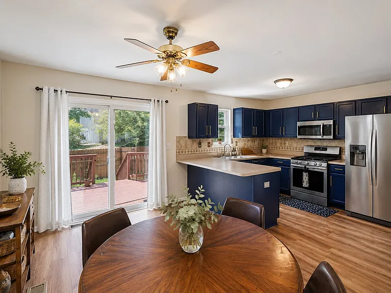 32 Mill Stream Rd — Photo 7