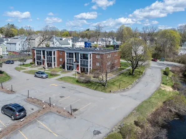 144 West St APT 2, Leominster, MA 01453