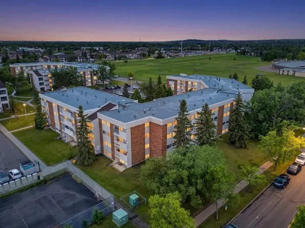 11255 31st Ave NW #24, Edmonton, AB T6J 3V6