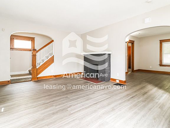 1559174_001_living_room_2.jpg