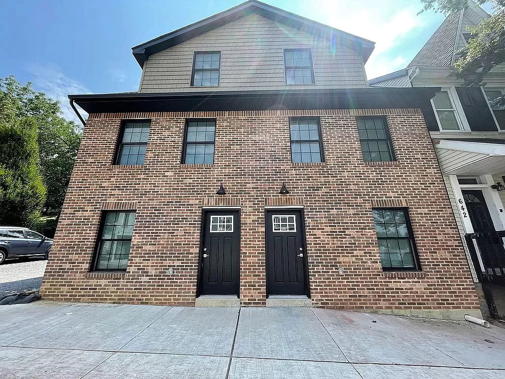 3 bed, 1320 sqft, $2,225 — Photo 1