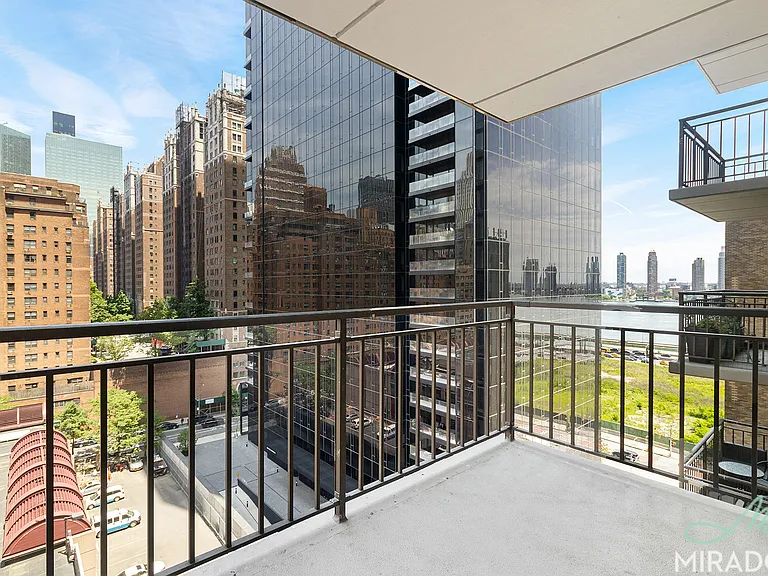 330 E 39th St #16H — Photo 5