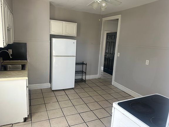 3rd image of 1233 Spring St Floor 2